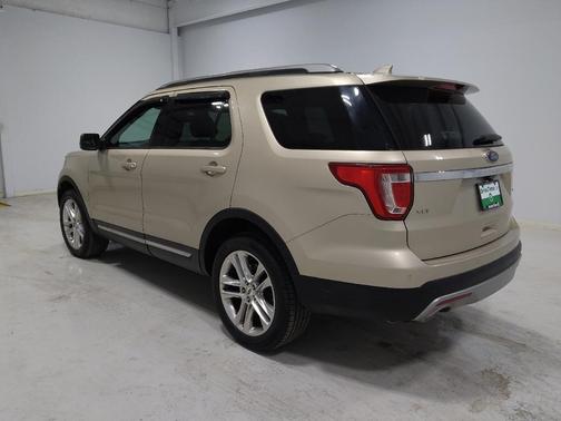 Magnetic Metallic 2017 Ford Explorer XLT