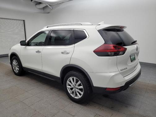 White 2019 Nissan Rogue SV