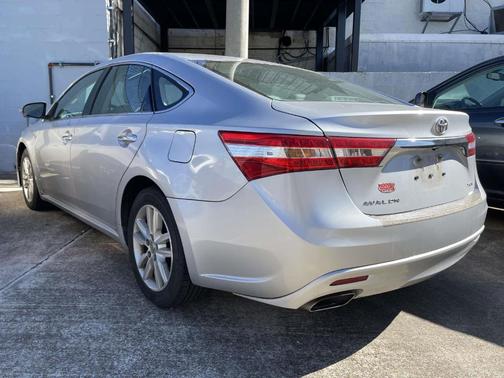 2014 Toyota Avalon XLE