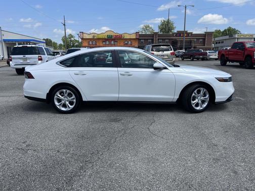 Platinum White Pearl 2025 Honda Accord