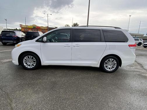 2012 Toyota Sienna XLE