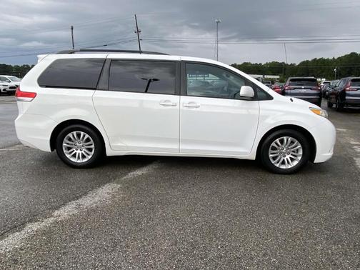 2012 Toyota Sienna XLE