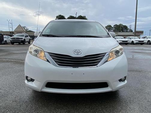 2012 Toyota Sienna XLE