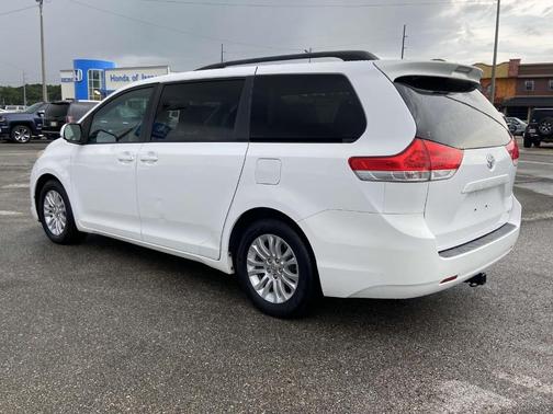 2012 Toyota Sienna XLE