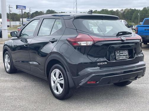 2022 Nissan Kicks S