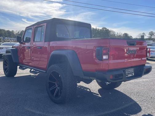 2023 Jeep Gladiator Sport