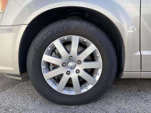 2013 Chrysler Town & Country Touring