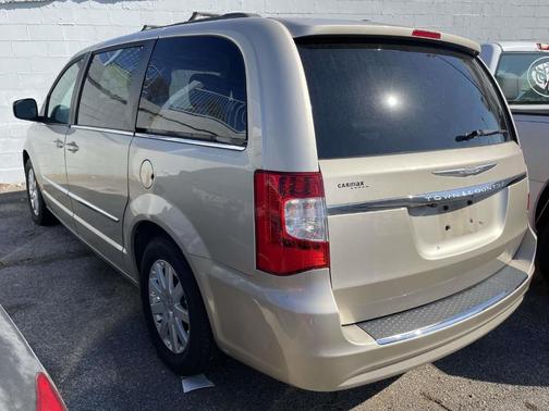 2013 Chrysler Town & Country Touring