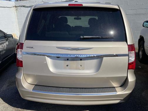 2013 Chrysler Town & Country Touring
