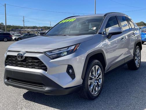 2022 Toyota RAV4 XLE Premium