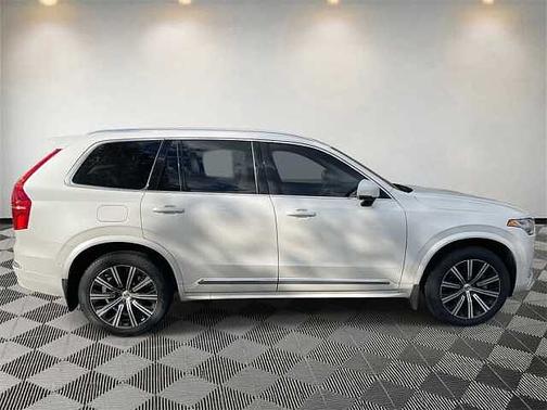2023 Volvo XC90 Plus