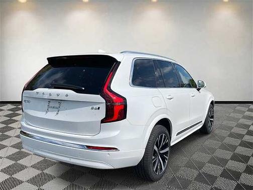 Crystal White 2026 Volvo XC90 Core