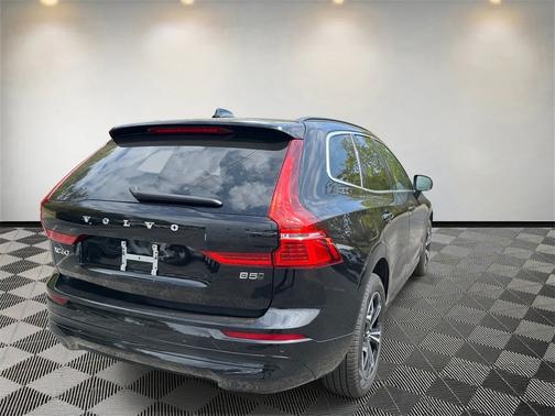 2022 Volvo XC60 B5 AWD Momentum