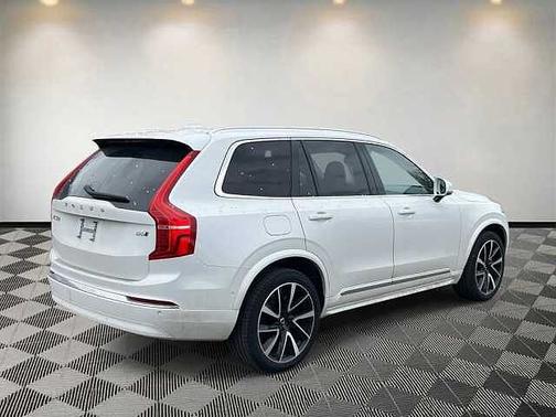 2023 Volvo XC90 Plus