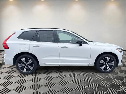 2024 Volvo XC60 Recharge Plug-In Hybrid T8 Plus Dark