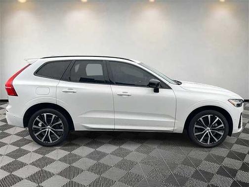 2023 Volvo XC60 Plus