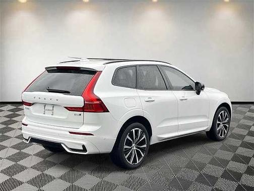 2023 Volvo XC60 Plus