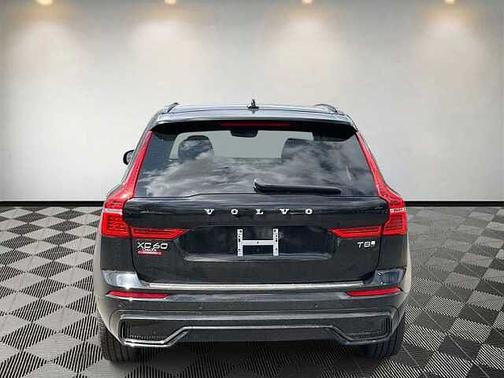 Onyx Black 2025 Volvo XC60 Plus