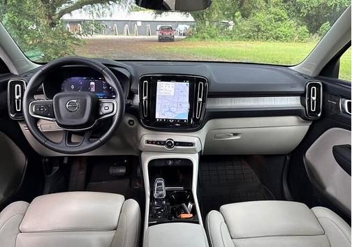 Onyx Black 2023 Volvo XC40 B5 AWD Ultimate Bright