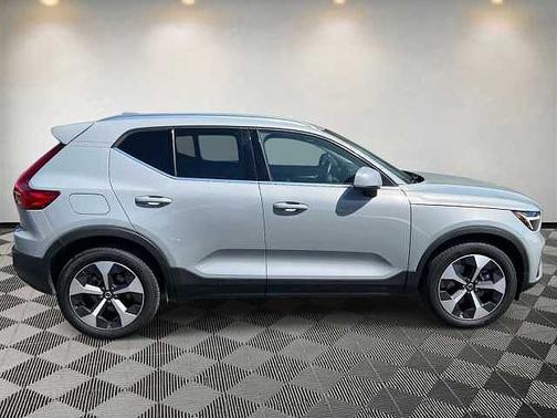 Vapour Grey 2025 Volvo XC40 Core