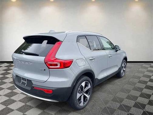 Vapour Grey 2025 Volvo XC40 Core