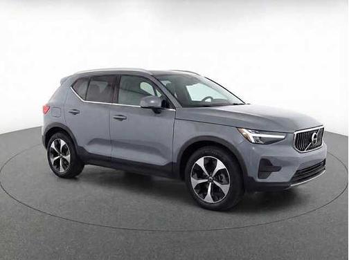 Vapour Grey 2025 Volvo XC40 Core