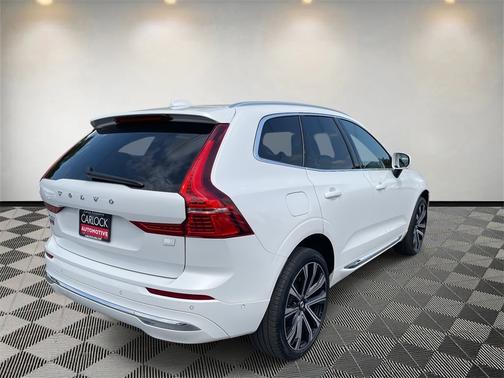 2023 Volvo XC60 Recharge Plug-In Hybrid Ultimate Bright