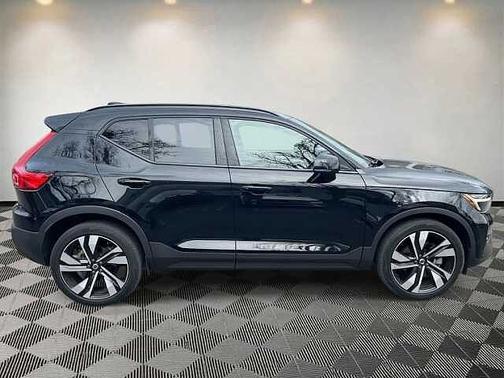 2023 Volvo XC40 Plus