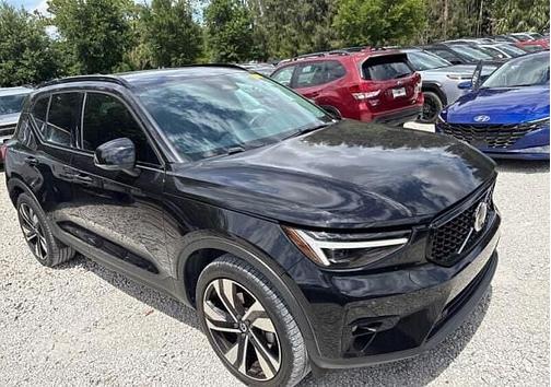 Onyx Black 2023 Volvo XC40 B5 AWD Ultimate Dark