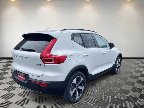2025 Volvo XC40 Plus