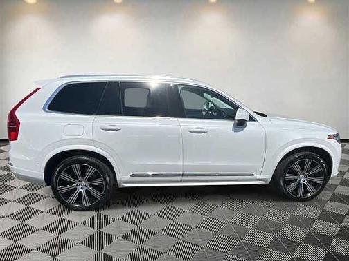 Crystal White 2023 Volvo XC90 B6 AWD Ultimate 7-Seater