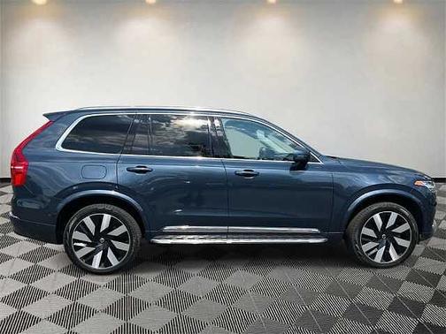 2023 Volvo XC90 Ultimate 6-Seater