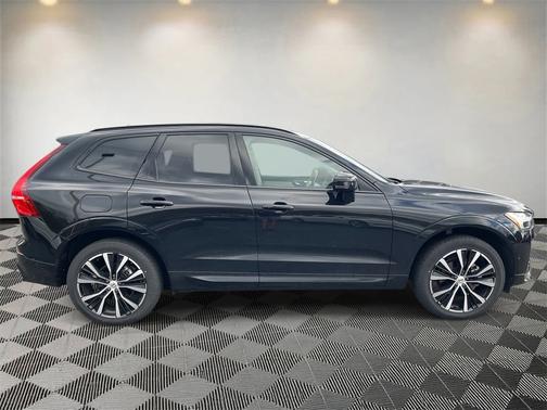 2025 Volvo XC60 B5 Plus