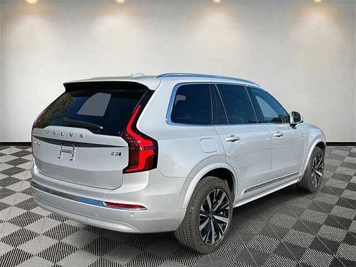 2025 Volvo XC90 Core