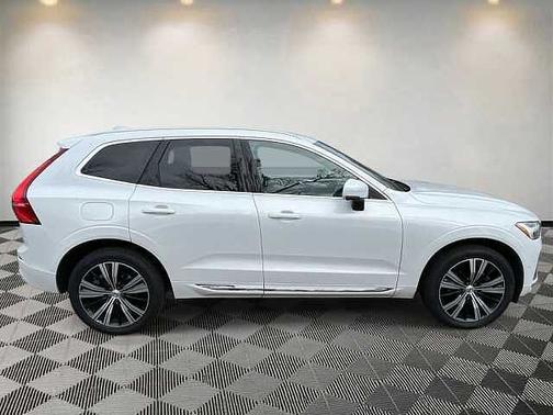 2023 Volvo XC60 Plus