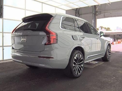 Vapour Grey 2026 Volvo XC90 Plus
