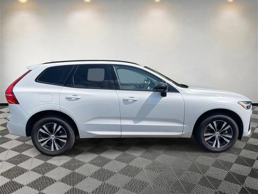 2025 Volvo XC60 Plug-In Hybrid T8 Core