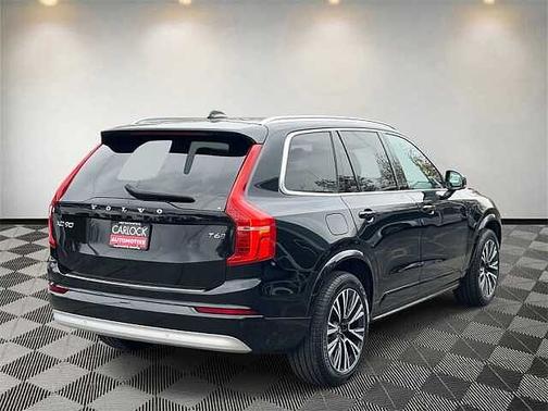 2022 Volvo XC90 T6 AWD Momentum 7 Seater