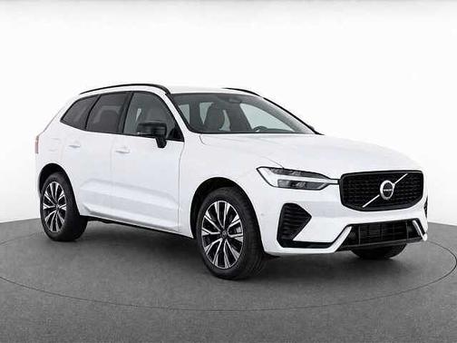 Crystal White 2023 Volvo XC60 Plus