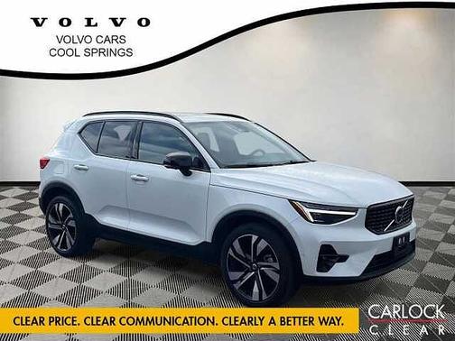 2023 Volvo XC40 B5 AWD Ultimate Dark
