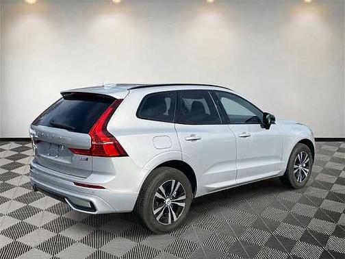 2025 Volvo XC60 Core