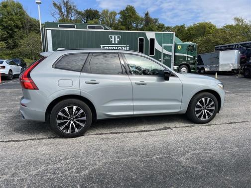 2024 Volvo XC60 B5 Plus Dark