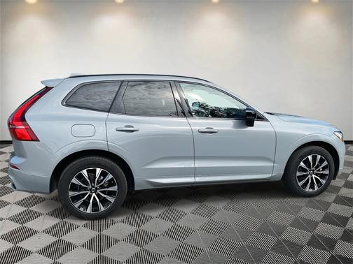 2024 Volvo XC60 B5 Plus Dark