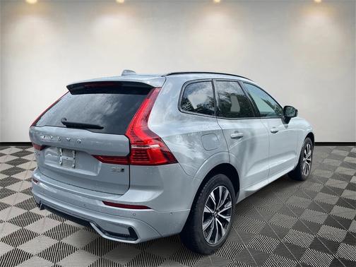2024 Volvo XC60 B5 Plus Dark