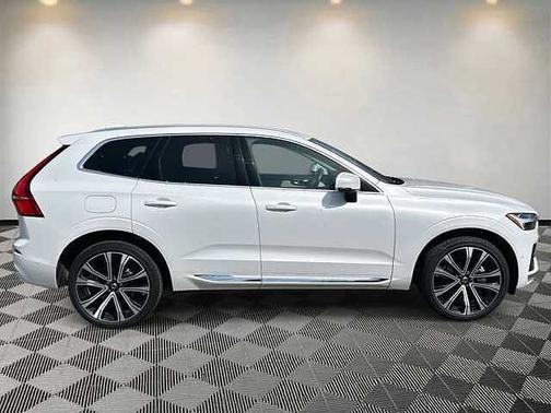 2023 Volvo XC60 B5 AWD Ultimate Bright