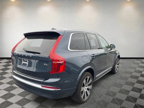 2025 Volvo XC90 B6 Plus 7-Seater