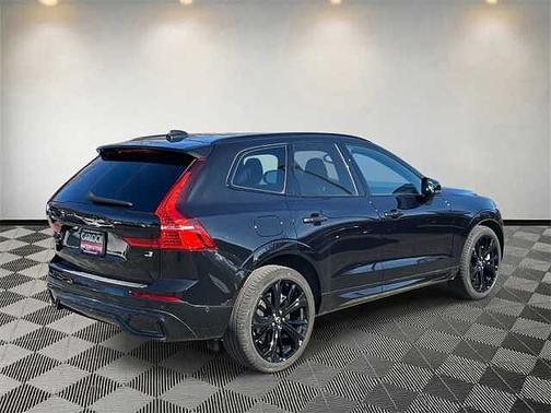 2024 Volvo XC60 T8 Ultimate Black Edition