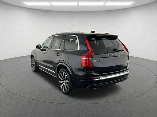 Onyx Black 2023 Volvo XC90 Plus