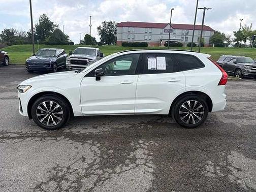 Crystal White 2024 Volvo XC60 Core