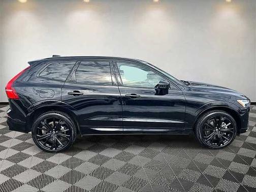 2024 Volvo XC60 T8 Ultimate Black Edition